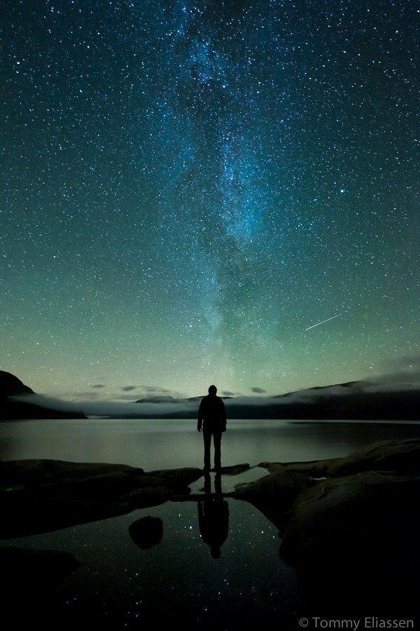 slpydnswr:  Milky Way over Hemnes, Norway 