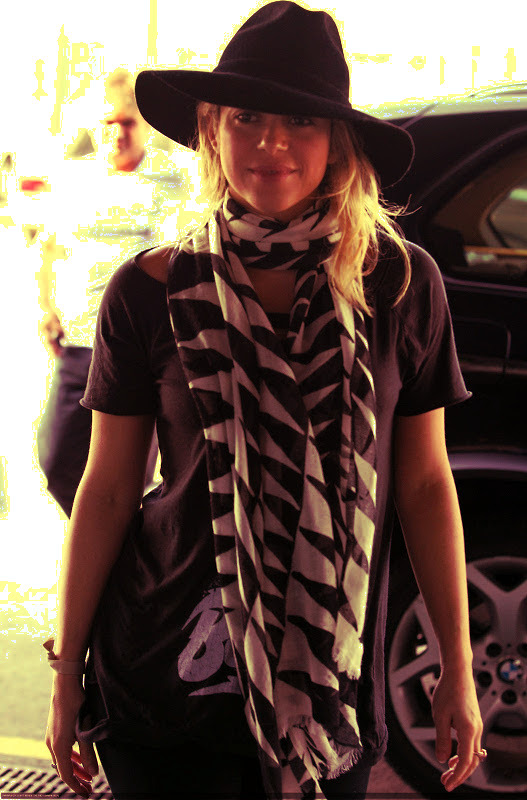 iheartshakira:  Shakira is in Baku already rehearsing for her concert!