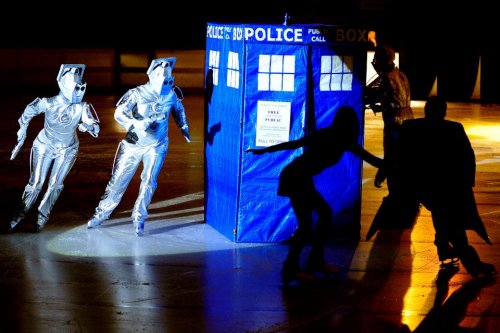 kevinwinchester:  DOCTOR WHO ON ICE