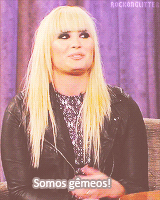rockonglitter:  Demi fala sobre Simon. 