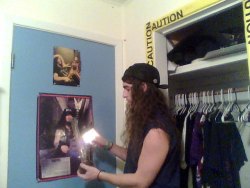 rightntwo:  wahzoo:  That day I toked up with Dimebag. Ahhhhh, memories.  &lt;3  The good ol days