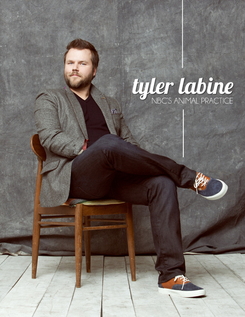 writerbear:  willcub:  Who’s late to the “Tyler Labine is kinda fucking cute”