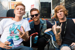 kellin-quinn-the-lesbian:  can we take the time to appreciate the fact that Adam Elmakias captioned this “Gingers Unite” 