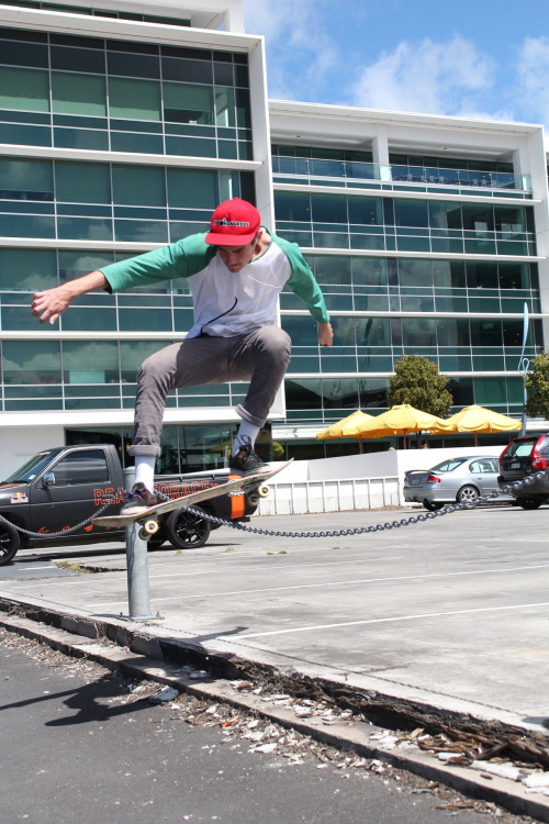 adolescunts:  gnar—as—fuck:  gettin’ buck. 