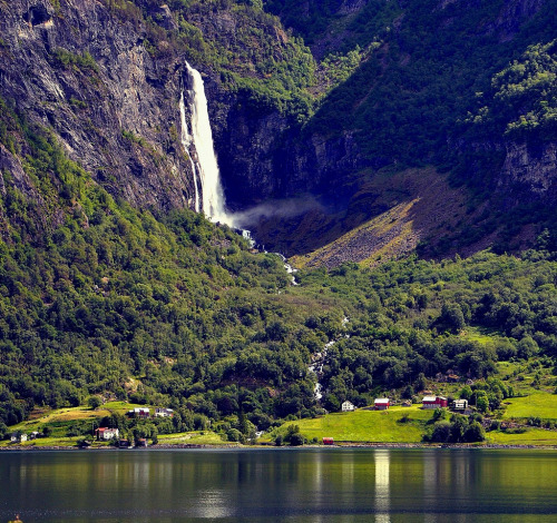 allthingseurope:  Feigum, Norway (by ystenes) 