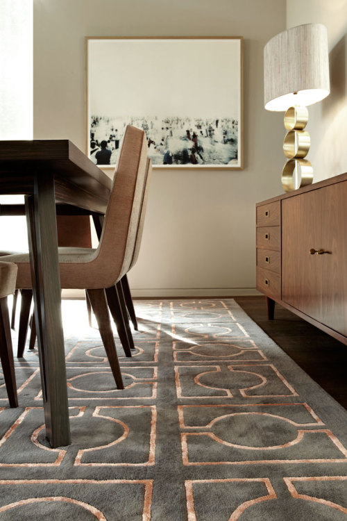 [dining room: elegant simplicity]
EAT CLEAN
• modernist style with a vintage vibe
• terrific neutral warm/cool tones and geometric composition
• such sensual materials: rich palisander, linen, & oxidized bronze details