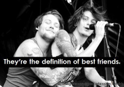 music-and-razorblades:  Best friend… :c 