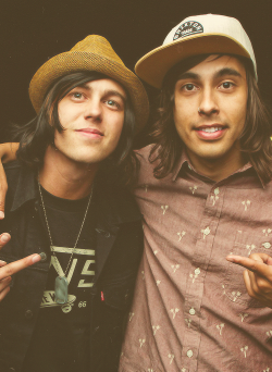 p-t-vic:  ✰ Vic Fuentes blog ✰ 