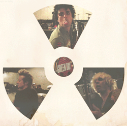 gerardwhy-blog:  {Green Day - Nuclear Family.}