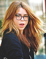 lookbackseeforward:  9 candids of Billie Piper 