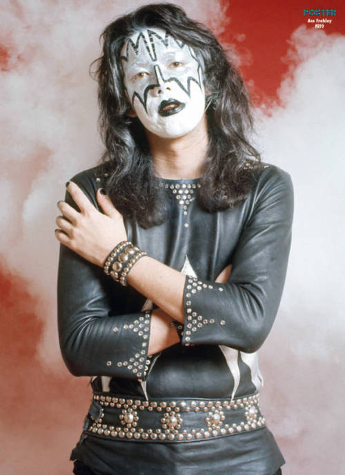 half-a-shadow: Kiss - 1974 - Outtakes