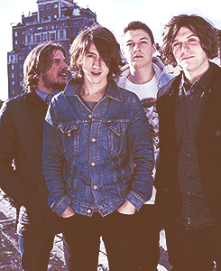 disfordeathramps:  favourite pictures of arctic monkeys during the humbug era (pt. 1 idk) 