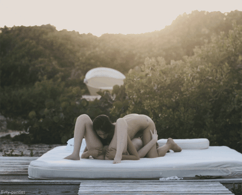 http://pornasm.tumblr.com/post/33399950244