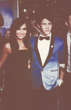 lovatorainbows:  2009-2012 