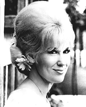 Out chanteuse, the legendary Miss Dusty Springfield.