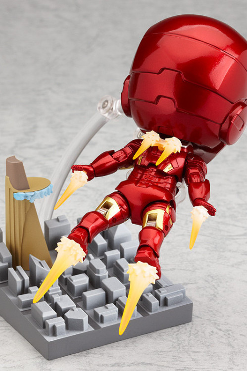 ohnoraptors:  ねんどろいど アイアンマン マーク7 ヒーローズ・エディション  PREORDERED THIS AFTER DROPPING TOO MUCH MONEY AT COMIC CON. WHOOP WHOOP. Also, note the ickle Stark Tower!  I can’t.