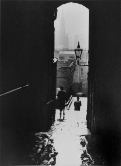 luzfosca:  Norman Parkinson Untitled, Edinburgh, 1950 