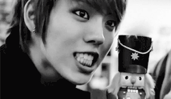 kseops-deactivated20140423:  1/25 GIFs of Jang Dongwoo.   