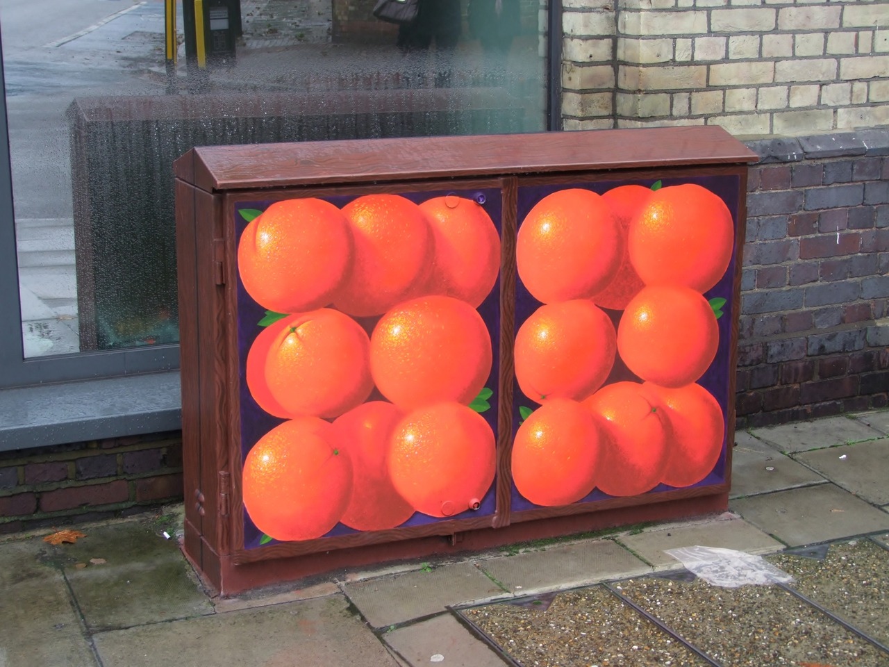 nemoi:  Orange Box (via kenjonbro)