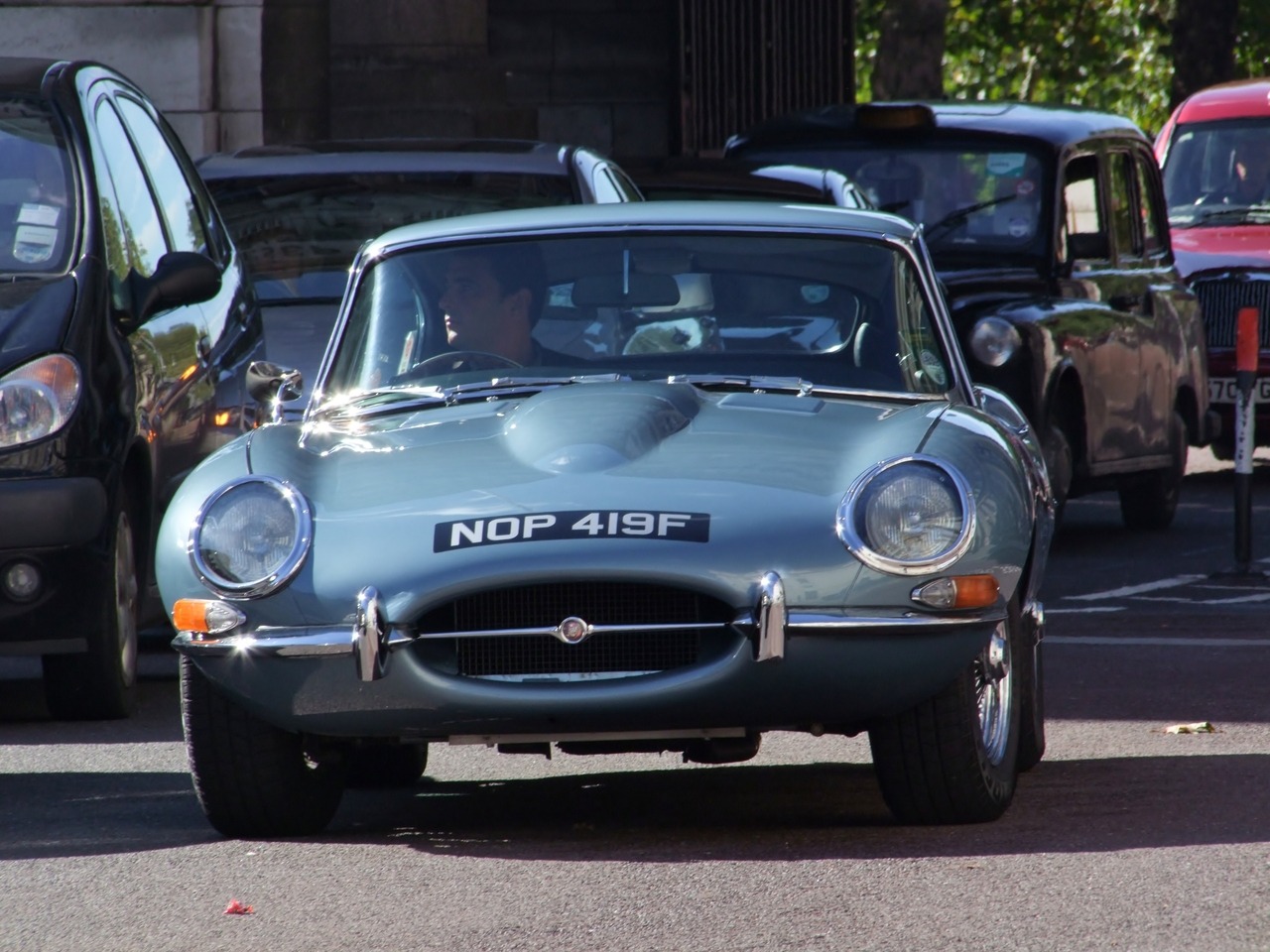 nemoi:  E-Type Jag (via kenjonbro)