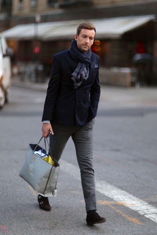 maninpink:  Hard to go wrong with a peacoat in the fall