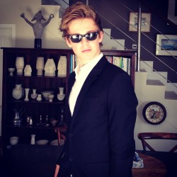 casparlee:  The name’s Lee, Caspar Lee.