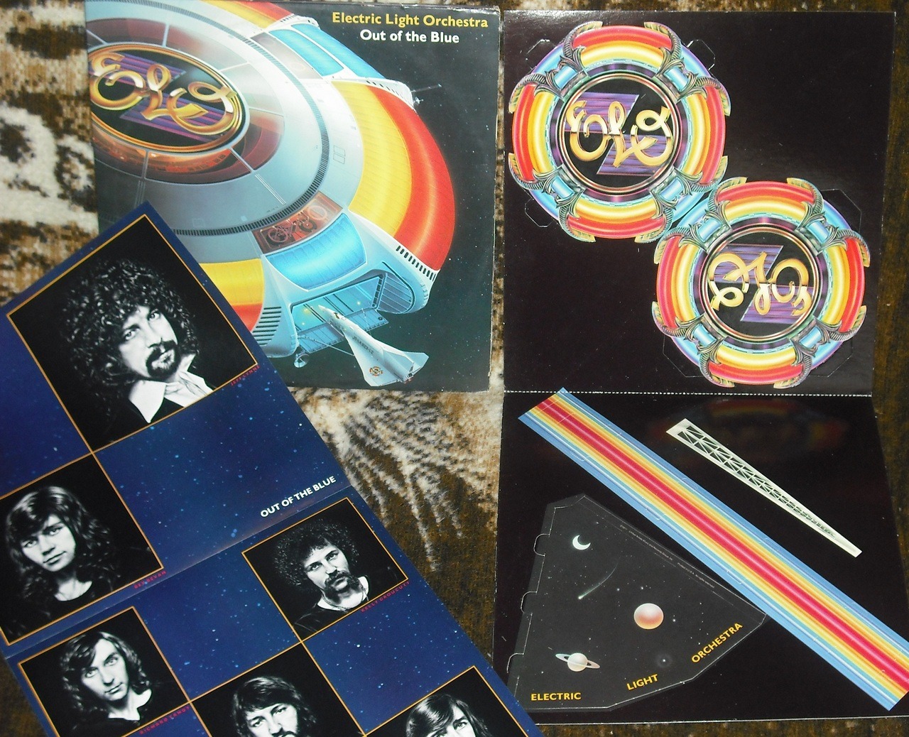 Blue light orchestra. Elo 1977. Elo out of the Blue 1977. Electric Light Orchestra out of the Blue 1977. Out of the Blue альбом Electric Light Orchestra.