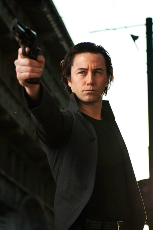 I saw Looper tonight and was blown away! Definitely one of the best movies I&rsquo;ve seen latel