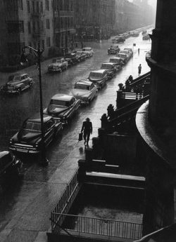 luzfosca:  Ruth Orkin The Man in the rain, New York, 1952 