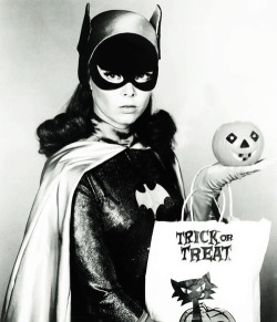 theswinginsixties:  Halloween with Batgirl