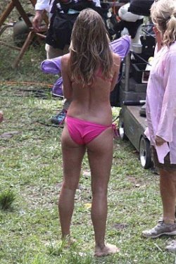 people-oops:  Jenifer Aniston pictures