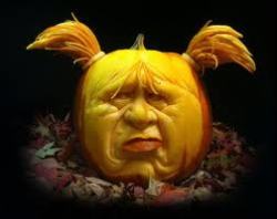 excessivetrepidation:  neil-gaiman:  odditiesoflife:  Curious History:  Extreme Pumpkin Carving American artist Ray Villafane has taken pumpkin carving to a whole new level. Using his background in fine art and his work in designing models for DC and