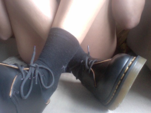 sadbutstillhorny:  *: looking for more pale? *:
