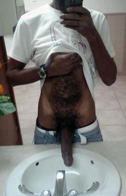 leahcim-lrac:  teenharddick:  talldaddy:  ulikemydick:  I love hairy big dick men.   http://talldaddy.tumblr.com/archive   http://teenharddick.tumblr.com/  This is so Sexy 