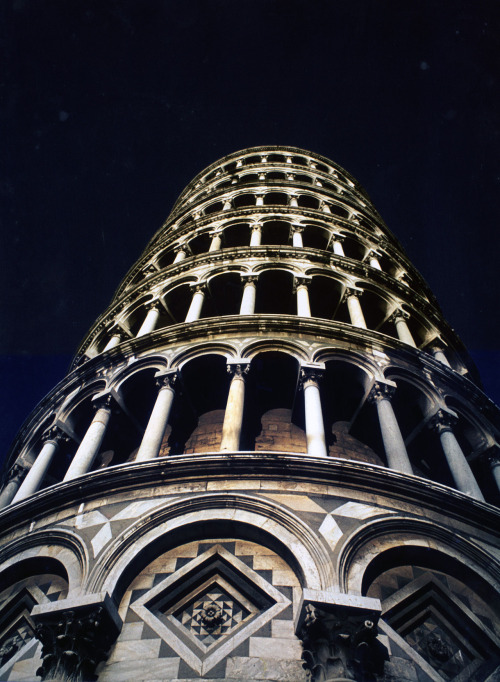 eccellenze-italiane:La Torre di PisaD e c a d e n c e