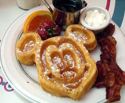 medlley:disneyatheart:Only Some Of The Many Foods And Treats You Can Find At The Disney Parks^ Offic