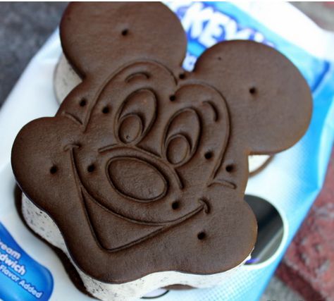 medlley:disneyatheart:Only Some Of The Many Foods And Treats You Can Find At The Disney Parks^ Offic