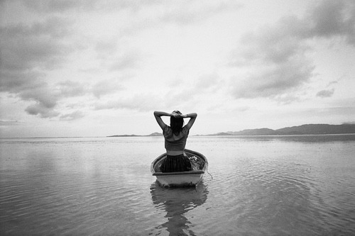 sincerelyhapiness:  Follow for all black&amp;white posts !! 