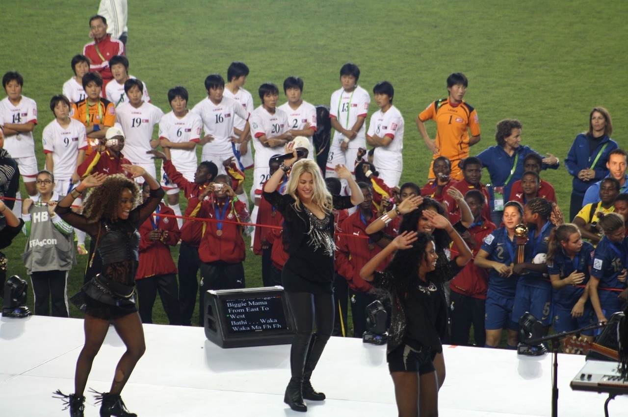 biellashak:  shakira in buko