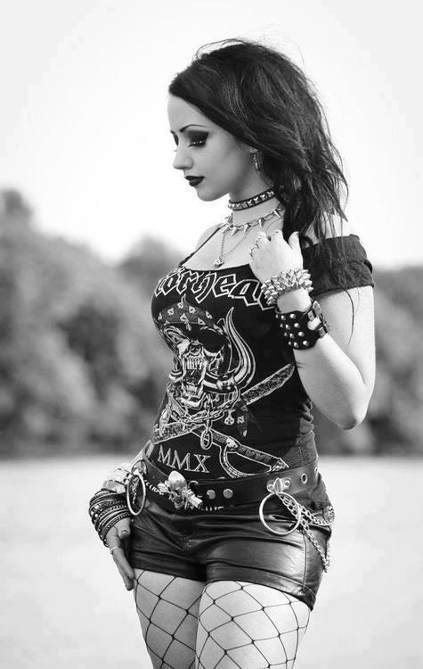 ally390:  Want her body 