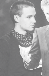 btwmalik:  9 photos of Liam Payne’s new haircut. 