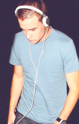 btwmalik:  9 photos of Liam Payne’s new haircut. 