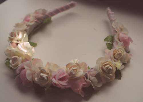 ghostlikeyou:(via Pale Pink and Cream Flower Crown by ghostlikeyou on Etsy)