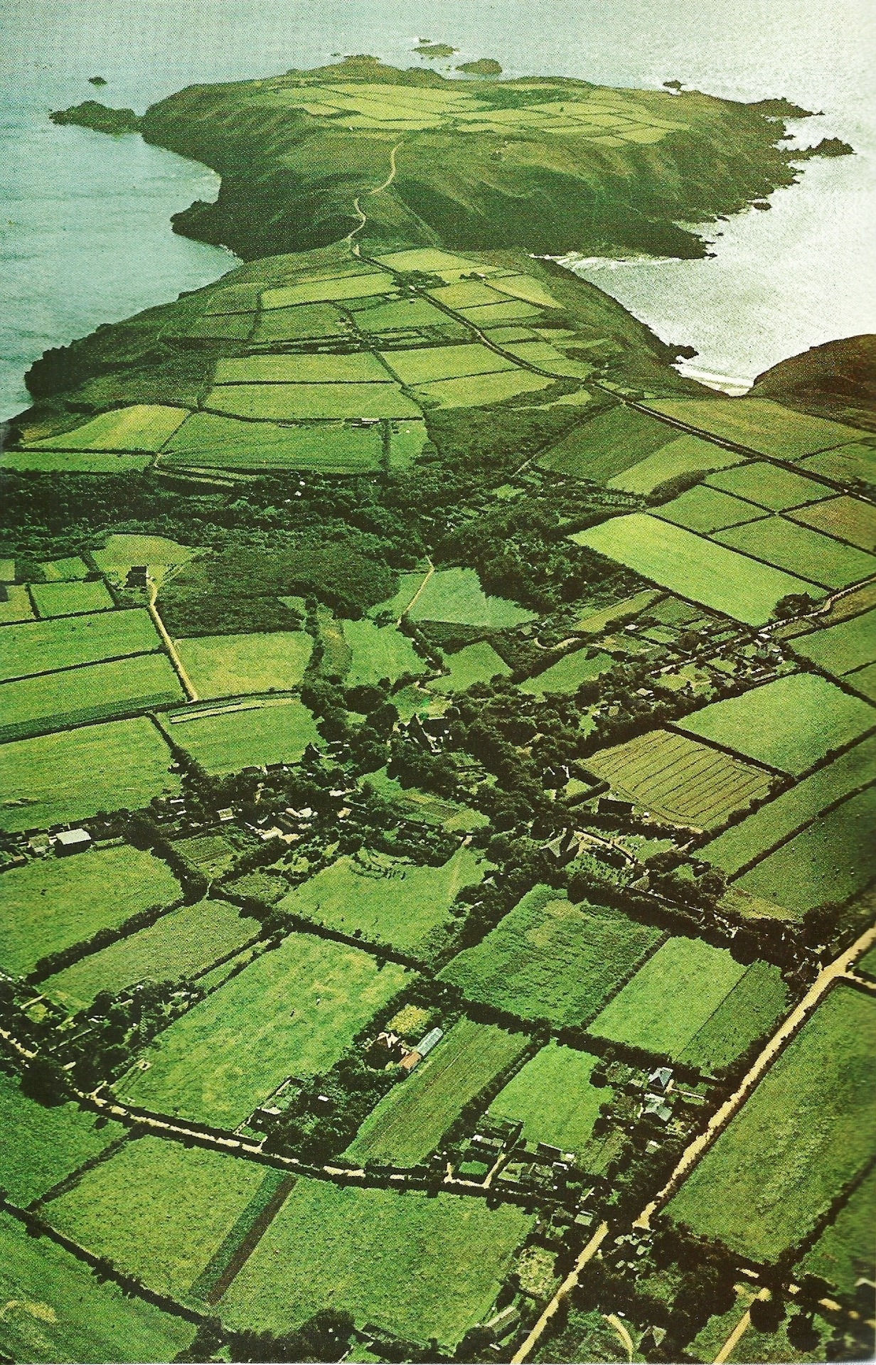 o-dyssea:  vintagenatgeographic:  Sark, Channel Islands, Britain National Geographic