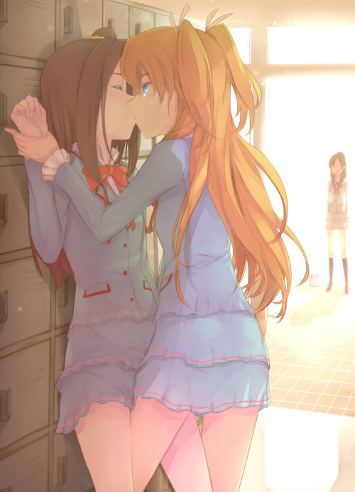 Cute lolo's doing cute things~