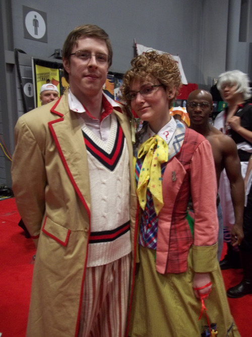 eldunariliduen:Ridiculously adorable and perfect 5th Doctor and Femme!6th Doctor I believe this is