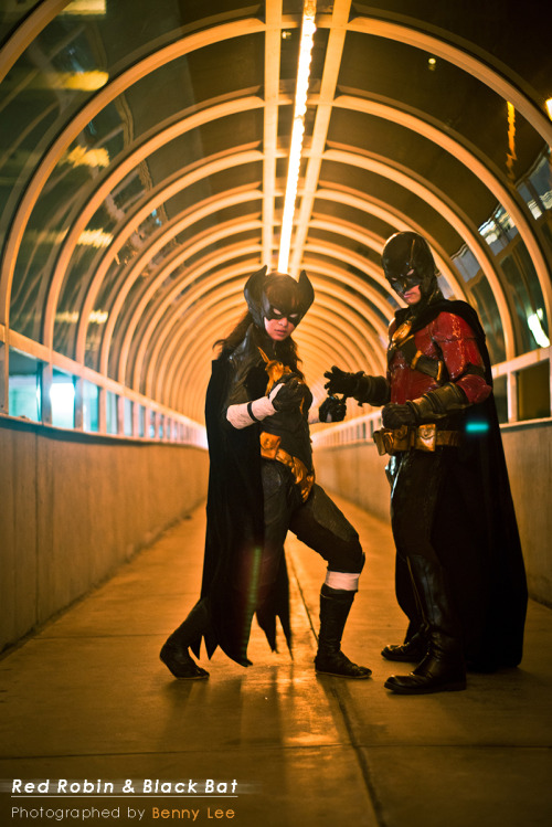 kiarou:  Red Robin and Black Bat! Worn at Dragon*Con 2012 with my lovely girlfriend Chronie Theres w