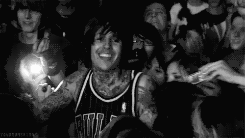 everyonelikesthe-drooms:  why the fuck is oli’s name tagged four different times