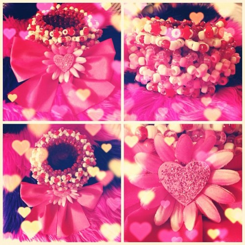 little-black-diamond:  For Ashleyyyy @moon_cosmic_power 💓🌸💓🌸💓 finally shipping this out on Monday! This #kandi is huge. 😝 #plurvibes (Taken with Instagram)   awwwh I cannot wait to finally get this, it’s be so long, so gorgeous.