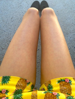 no5-coco:  no5-coco  pineapple shorts are so cute 